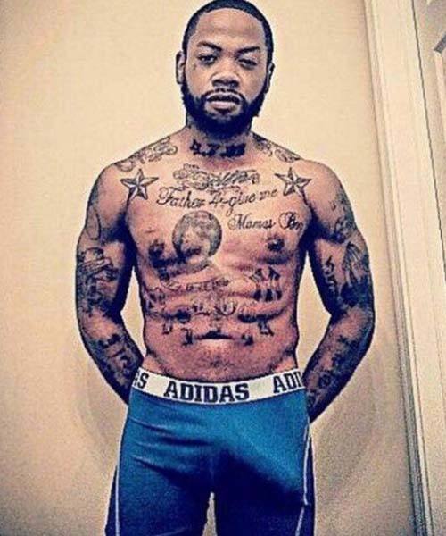 macho tatuado do pau grande