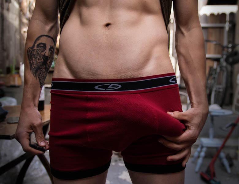 de olho na mala pauzao marcado cueca