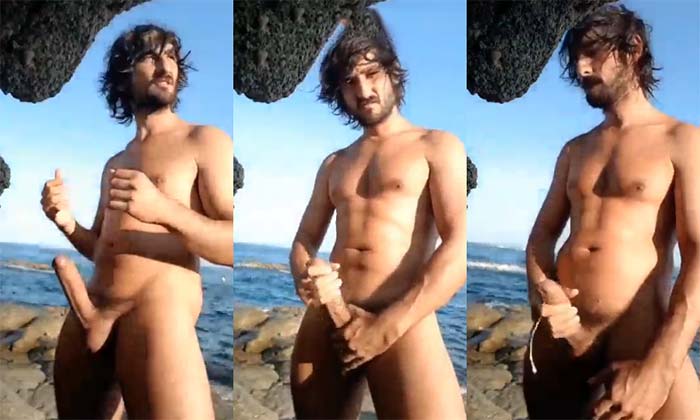 surfista nu pelado gozando