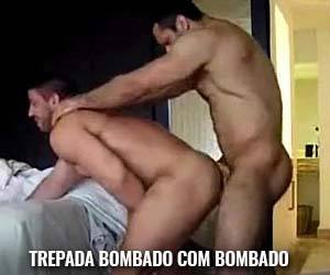 Musculoso leitador cravando pica sem camisinha - Amador