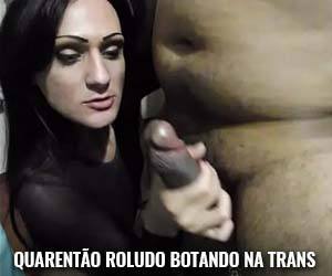 Quarentão roludo meteu sem dó na boneca