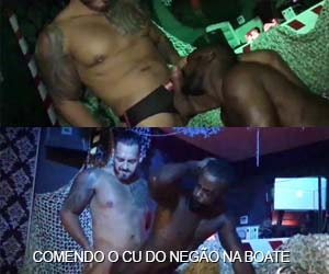 Ator pornô fode negro passivo no palco da boate