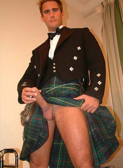 caralho grande duro homem usando saia kilt