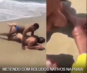 Coroa fode com nativos africanos na praia