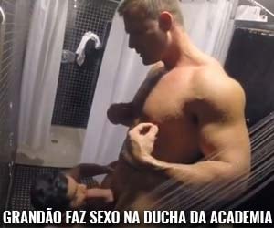 Macho malhado fode puto no banheiro da academia