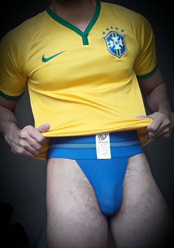 torcedor gay brasil de cueca