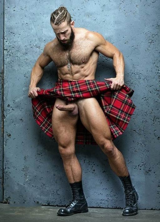 homens pelados gay kilt