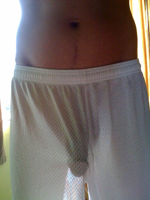 pau marcando homens short sem cueca 7