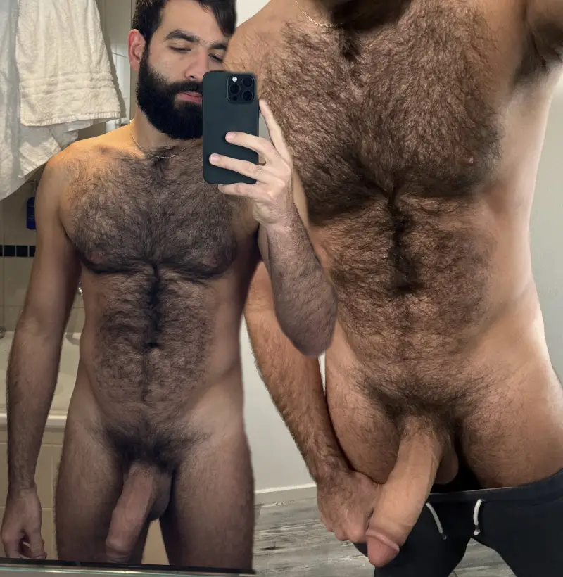 ator porno bem peludo pauzudo cacete torto grande