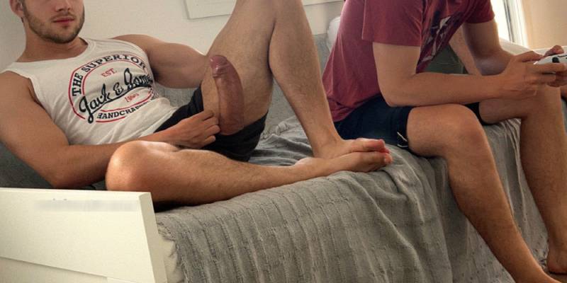 caralho endureceu entre amigos do video game